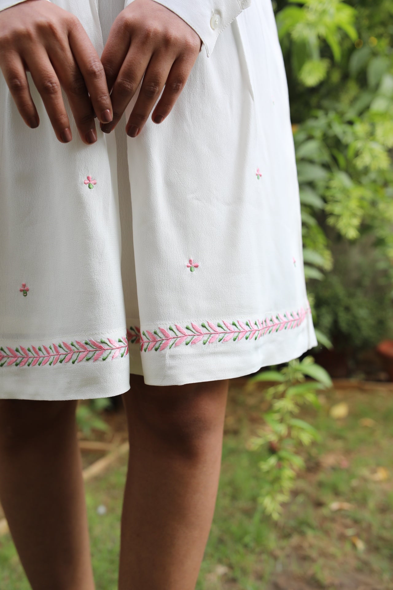 WHITE DRESS WITH EMBROIDERY